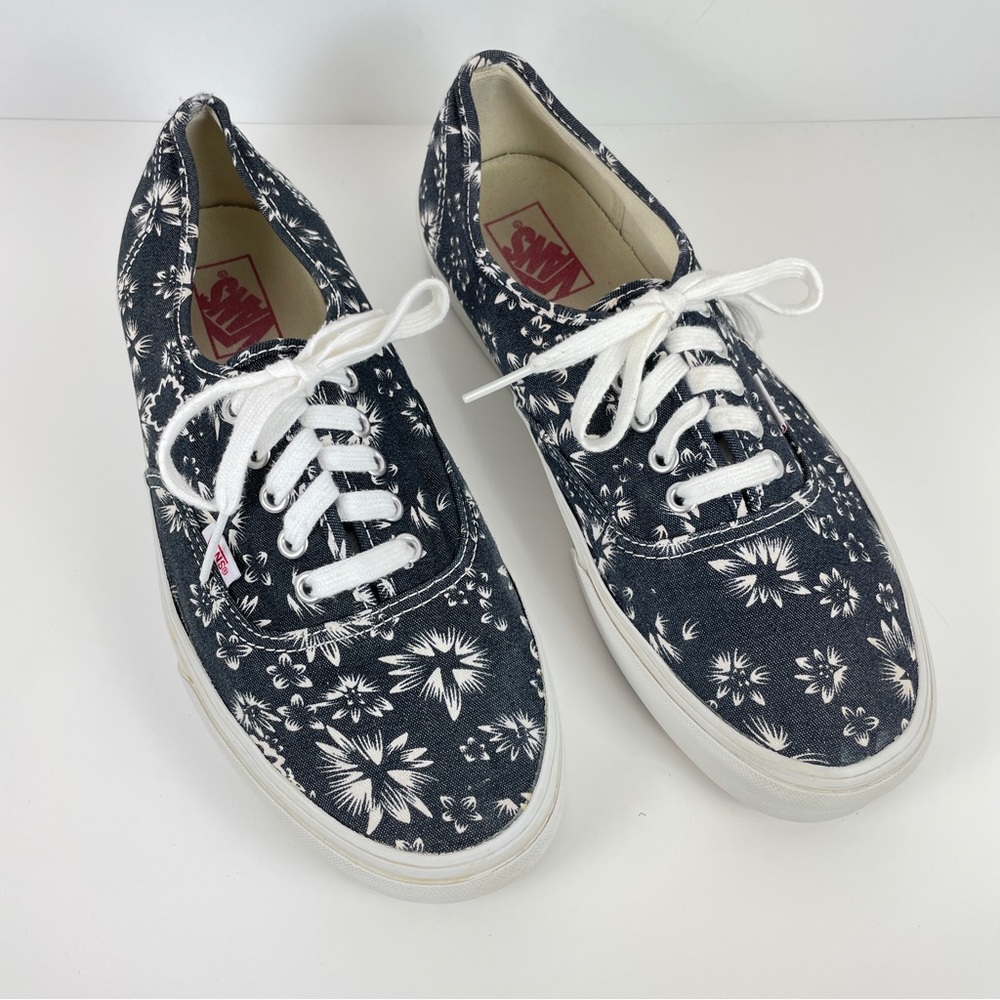 Vans Off The Wall Womens 12 Black White Floral Lace Up Sneaker Skateboard Casual